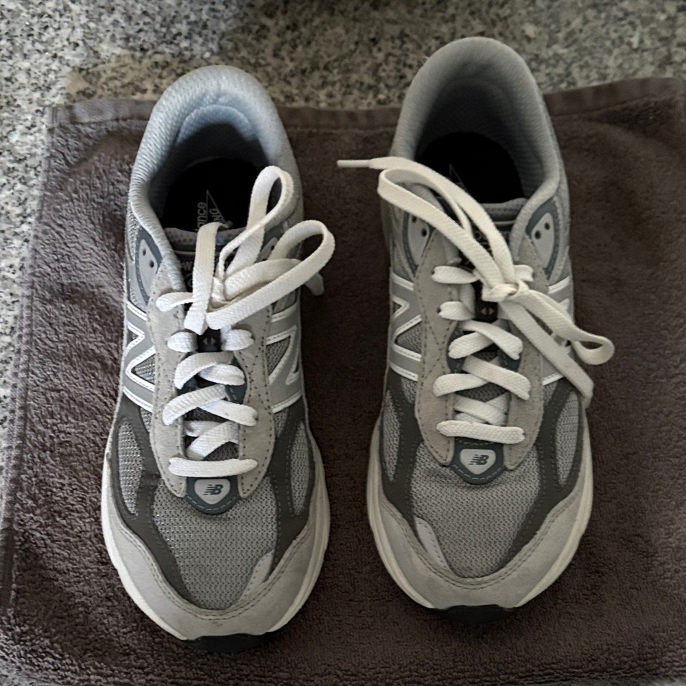 New Balance 990v6